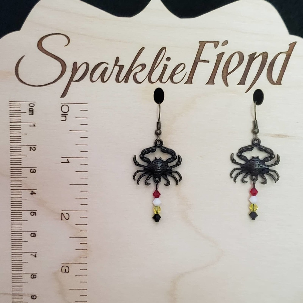 Maryland Collection - Dark antique brass crab and MD flag glass crystal earrings - Picture 3 of 4